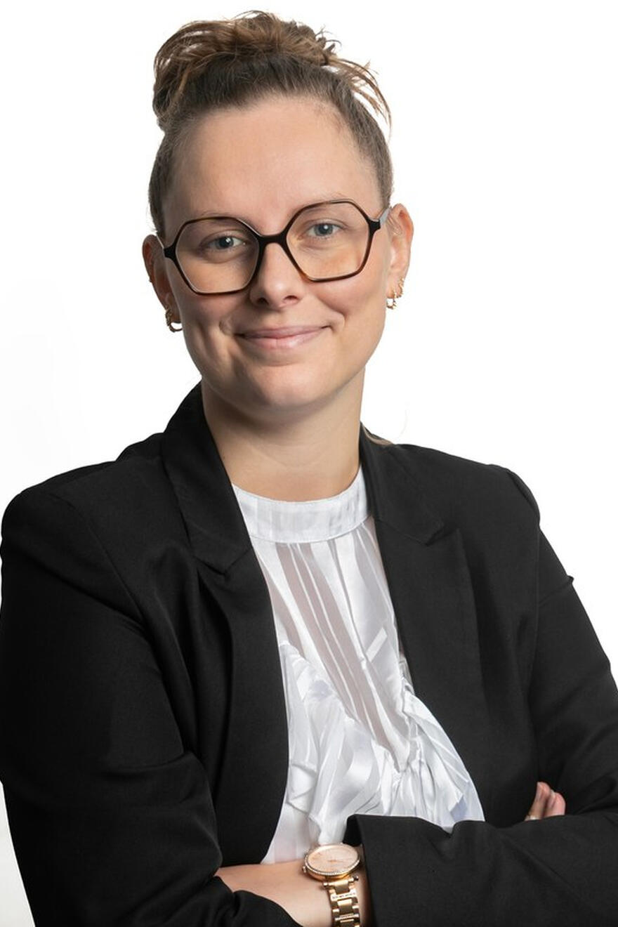 Emilie DEBRE - Malevaut-Naud & Associés